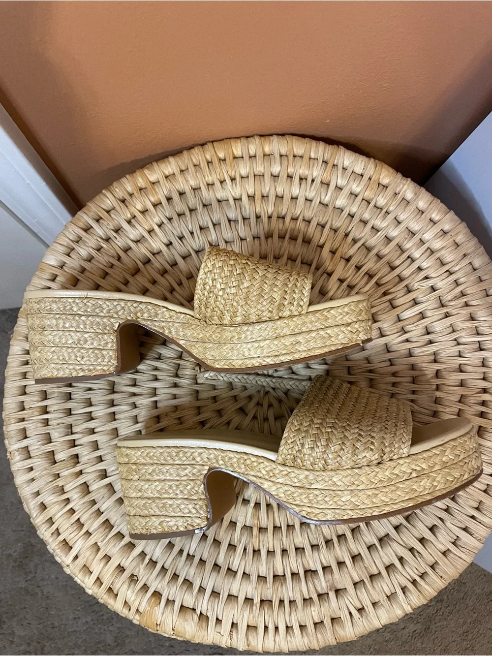 Vince Clarita Raffia Platform Sandals Womens Size 7